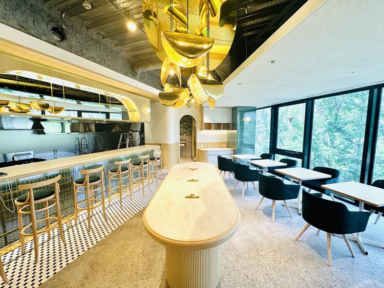 Holland Village Cafe